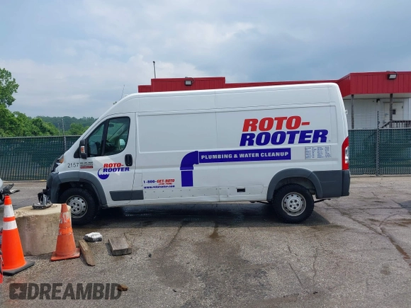 2018 Ram ProMaster Cargo z VIN 3C6TRVDG0JE144400, wystawiony jako IAAI lot #42287423 z przebiegiem 124 891 mil mil oraz . Historia ofert i sprzedaży dostępna na DreamBid. Obrazek 14.