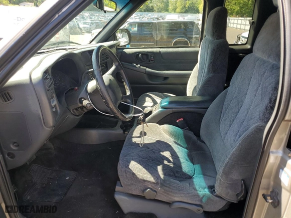 2002 GMC Sonoma SLS with VIN 1GTCS19W628240548, listed as a Copart auction lot 69665724 with 245,738 mi miles and Salvage Title. Bid and sale history available at carsss.com. Image 7.