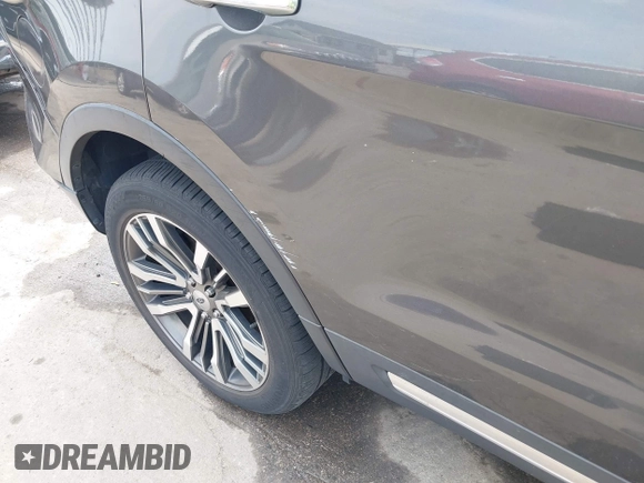 2016 Ford Explorer Platinum z VIN 1FM5K8HT4GGB49067, wystawiony jako IAAI lot #42093235 z przebiegiem 138 272 mil mil oraz . Historia ofert i sprzedaży dostępna na DreamBid. Obrazek 19.