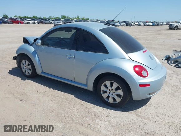 2009 Volkswagen New Beetle Coupe S with VIN 3VWPW31C59M503182, listed as a IAAI auction lot 41969191 with 61,880 mi miles. Bid and sale history available at carsss.com. Image 3.