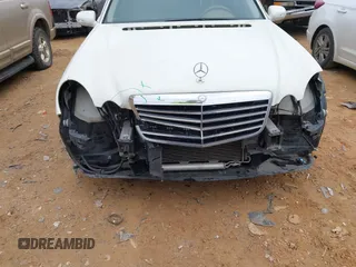 2009 Mercedes-Benz E 350 Luxury z VIN WDBUF56X59B435842, wystawiony jako IAAI lot #41402869 z przebiegiem 133 970 mil mil oraz . Historia ofert i sprzedaży dostępna na DreamBid. Obrazek 6.