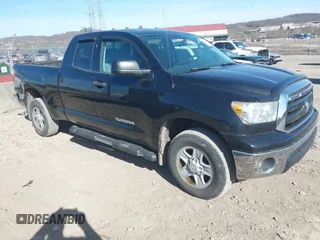 2013 Toyota Tundra 4WD Truck with VIN 5TFUM5F19DX047785, listed as a IAAI auction lot 41839335 with 32,105 mi miles. Bid and sale history available at carsss.com. Image 1.