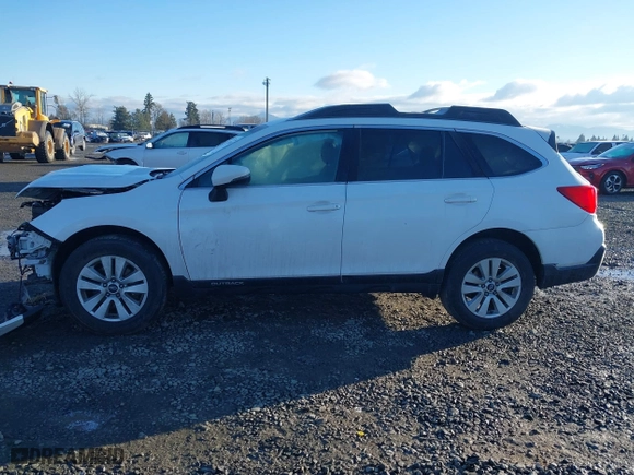 2018 Subaru Outback Premium with VIN 4S4BSAFC6J3325659, listed as a IAAI auction lot 41528086 with 111,428 mi miles. Bid and sale history available at carsss.com. Image 15.