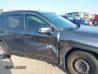 2019 Toyota RAV4 LE with VIN JTMK1RFV0KD003070, listed as a IAAI auction lot 42051761 with 86,651 mi miles. Bid and sale history available at carsss.com. Image 6.