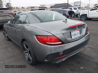 2020 Mercedes-Benz SLC 300 с VIN W1KPK3JA2LF172930, выставлен на аукционе IAAI как лот 42141258 с пробегом 13 081 миль миль и . История ставок и продаж доступна на DreamBid. Изображение 3.