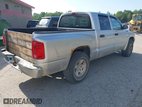 2006 Dodge Dakota SLT with VIN 1D7HW48N56S503261, listed as a IAAI auction lot 42562979 with 200,676 mi miles and . Bid and sale history available at DreamBid. Image 4.