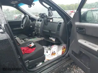 2010 Ford Escape XLT with VIN 1FMCU0DG2AKB66255, listed as a IAAI auction lot 41982329 with 192,564 mi miles. Bid and sale history available at carsss.com. Image 5.