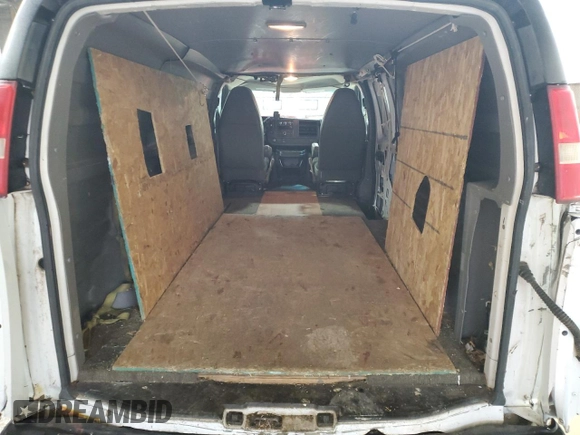 2011 GMC Savana Cargo z VIN 1GTW7GCA6B1900255, wystawiony jako Copart lot #60541955 z przebiegiem 205 036 mil mil oraz Czysty tytuł • Clean title. Historia ofert i sprzedaży dostępna na DreamBid. Obrazek 10.