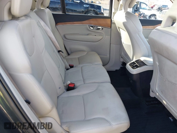 2021 Volvo XC90 Momentum with VIN YV4102PK6M1715823, listed as a IAAI auction lot 41478006 with 35,847 mi miles. Bid and sale history available at carsss.com. Image 8.