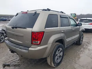 2005 Jeep Grand Cherokee Limited with VIN 1J4HR58215C594853, listed as a IAAI auction lot 41738549 with NaN miles. Bid and sale history available at carsss.com. Image 4.