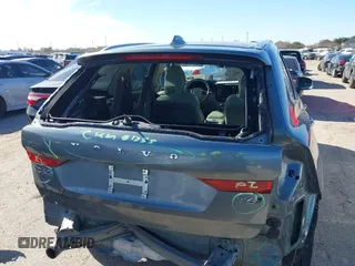 2020 Volvo XC60 Momentum with VIN YV4A22RK7L1586688, listed as a IAAI auction lot 41257331 with 38,393 mi miles and . Bid and sale history available at DreamBid. Image 17.