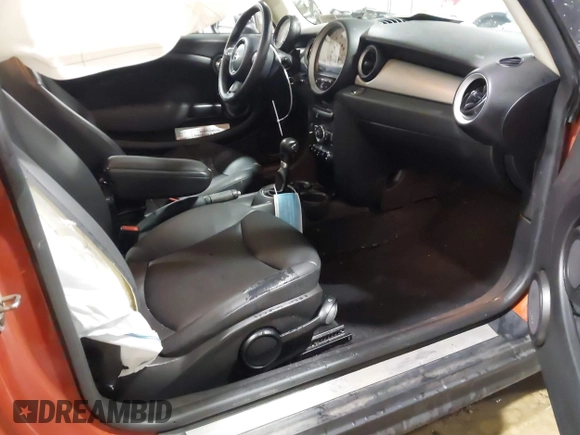 2012 MINI Hardtop with VIN WMWSU3C59CT260953, listed as a IAAI auction lot 41228571 with 138,313 mi miles and . Bid and sale history available at DreamBid. Image 5.