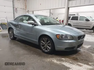 2010 Volvo C70 with VIN YV1672MC5AJ093125, listed as a IAAI auction lot 41459887 with 107,944 mi miles. Bid and sale history available at carsss.com. Image 1.