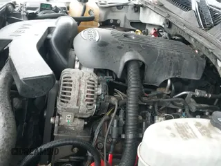 2005 Chevrolet Suburban Z71 z VIN 3GNFK16Z45G127697, wystawiony jako IAAI lot #41971382 z przebiegiem 270 655 mil mil oraz . Historia ofert i sprzedaży dostępna na DreamBid. Obrazek 20.