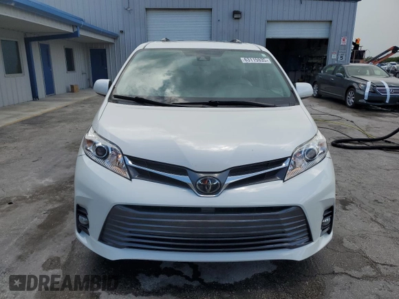 2018 Toyota Sienna XLE Auto Access Seat with VIN 5TDYZ3DC7JS962051, listed as a Copart auction lot 63115935 with 67,253 mi miles and Salvage title. Bid and sale history available at DreamBid. Image 5.