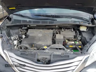 2016 Toyota Sienna XLE z VIN 5TDYK3DC6GS718551, wystawiony jako IAAI lot #41537134 z przebiegiem 114 839 mil mil oraz . Historia ofert i sprzedaży dostępna na DreamBid. Obrazek 10.