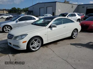 2012 Mercedes-Benz E 350 с VIN WDDKJ5KB7CF142371, выставлен на аукционе Copart как лот 59280435 с пробегом 135 755 миль миль и Списание • Salvage title. История ставок и продаж доступна на DreamBid. Изображение 1.