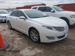 2015 Lincoln MKZ with VIN 3LN6L2G97FR616137, listed as a IAAI auction lot 41920939 with 180,004 mi miles. Bid and sale history available at carsss.com. Image 1.