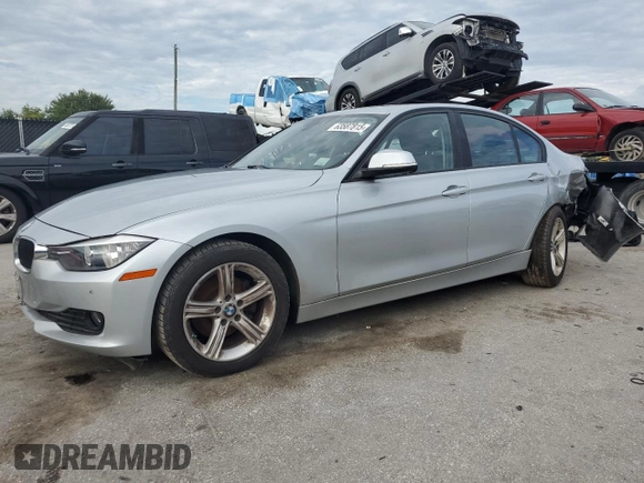 2014 BMW 3 Series 320i z VIN WBA3B1C51EP680412, wystawiony jako Copart lot #63587815 z przebiegiem 88 097 mil mil oraz Czysty tytuł • Clean title. Historia ofert i sprzedaży dostępna na DreamBid. Obrazek 1.