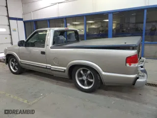 2000 Chevrolet S-10 LS with VIN 1GCCS14W6YK297867, listed as a Copart auction lot 88991925 with 189,214 mi miles and Salvage Title. Bid and sale history available at carsss.com. Image 2.