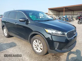 2019 Kia Sorento LX z VIN 5XYPG4A39KG533164, wystawiony jako IAAI lot #42372403 z przebiegiem 150 590 mil mil oraz . Historia ofert i sprzedaży dostępna na DreamBid. Obrazek 1.