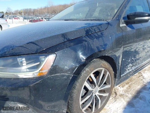 2017 Volkswagen Jetta 1.8T SEL with VIN 3VWL17AJ3HM411036, listed as a IAAI auction lot 41638006 with 211,062 mi miles. Bid and sale history available at carsss.com. Image 6.