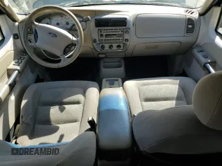 2003 Ford Explorer Sport Trac XLS with VIN 1FMZU67E93UB90566, listed as a Copart auction lot 52110735 with 219,273 mi miles and Clean title. Bid and sale history available at DreamBid. Image 8.