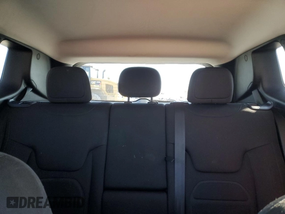 2018 Jeep Renegade Latitude z VIN ZACCJABB3JPJ59828, wystawiony jako Copart lot #42498775 z przebiegiem 92 448 mil mil oraz Szkoda całkowita • Salvage title. Historia ofert i sprzedaży dostępna na DreamBid. Obrazek 10.