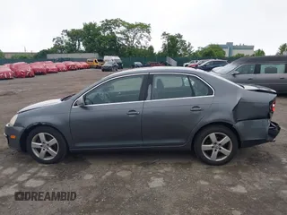 2009 Volkswagen Jetta SE with VIN 3VWRZ71K99M121820, listed as a IAAI auction lot 42458066 with 177,287 mi miles and . Bid and sale history available at DreamBid. Image 15.