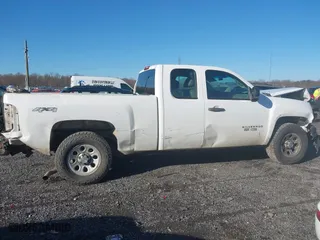 2013 Chevrolet Silverado 1500 Work Truck with VIN 1GCRKPEA1DZ366756, listed as a IAAI auction lot 41196096 with 274,143 mi miles. Bid and sale history available at carsss.com. Image 13.