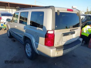 2008 Jeep Commander Sport z VIN 1J8HH48K48C213531, wystawiony jako IAAI lot #40878062 z przebiegiem 152 788 mil mil oraz . Historia ofert i sprzedaży dostępna na DreamBid. Obrazek 3.