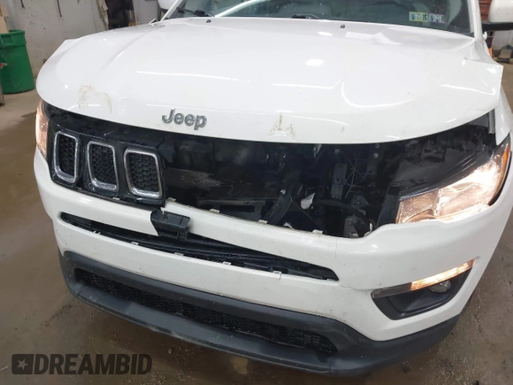 2019 Jeep Compass Latitude with VIN 3C4NJCBB8KT685910, listed as a IAAI auction lot 42423224 with 70,236 mi miles and . Bid and sale history available at DreamBid. Image 6.