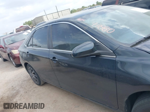 2017 Toyota Camry XLE z VIN 4T1BF1FK4HU441880, wystawiony jako IAAI lot #41747028 z przebiegiem 216 455 mil mil oraz . Historia ofert i sprzedaży dostępna na DreamBid. Obrazek 13.