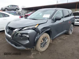 2023 Nissan Rogue S z VIN 5N1BT3AB5PC802677, wystawiony jako IAAI lot #41897255 z przebiegiem 62 794 mil mil oraz . Historia ofert i sprzedaży dostępna na DreamBid. Obrazek 17.