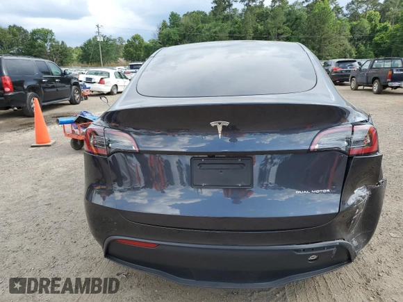 2024 Tesla Model Y Long Range z VIN 7SAYGAEE7RF123224, wystawiony jako Copart lot #58410545 z przebiegiem Nie podano mil oraz Szkoda całkowita • Salvage title. Historia ofert i sprzedaży dostępna na DreamBid. Obrazek 6.