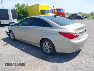 2012 Hyundai Sonata Limited z VIN 5NPEC4AC8CH324754, wystawiony jako IAAI lot #42398341 z przebiegiem 161 244 mil mil oraz . Historia ofert i sprzedaży dostępna na DreamBid. Obrazek 3.