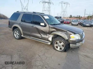 2006 Ford Explorer Eddie Bauer z VIN 1FMEU74876UB47707, wystawiony jako IAAI lot #41790026 z przebiegiem 192 045 mil mil oraz . Historia ofert i sprzedaży dostępna na DreamBid. Obrazek 1.