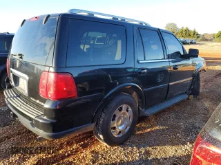 2005 Lincoln Navigator Luxury with VIN 5LMFU275X5LJ23976, listed as a Copart auction lot 81072744 with 156,541 mi miles and Salvage Title. Bid and sale history available at carsss.com. Image 3.