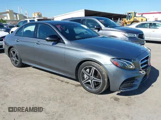 2020 Mercedes-Benz E 350 z VIN WDDZF8DB6LA753035, wystawiony jako IAAI lot #42195100 z przebiegiem 18 783 mil mil oraz . Historia ofert i sprzedaży dostępna na DreamBid. Obrazek 1.
