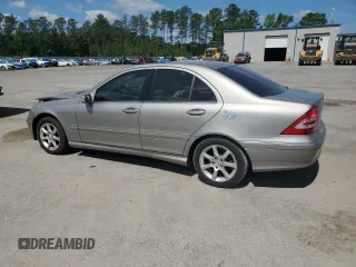 2007 Mercedes-Benz C 350 Sport z VIN WDBRF56H47F886961, wystawiony jako Copart lot #54680545 z przebiegiem 118 218 mil mil oraz Szkoda całkowita • Salvage title. Historia ofert i sprzedaży dostępna na DreamBid. Obrazek 2.