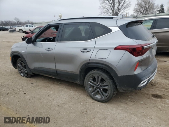 2021 Kia Seltos S z VIN KNDEUCAA3M7043327, wystawiony jako Copart lot #87032464 z przebiegiem 63 926 mil mil oraz Szkoda całkowita • Salvage title. Historia ofert i sprzedaży dostępna na DreamBid. Obrazek 2.