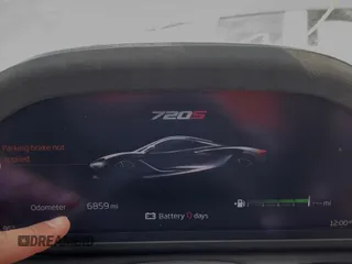 2022 McLaren 720S z VIN SBM14FCA0NW006456, wystawiony jako Copart lot #48148685 z przebiegiem 6859 mil mil oraz Szkody całkowita. Historia ofert i sprzedaży dostępna na DreamBid. Obrazek 9.