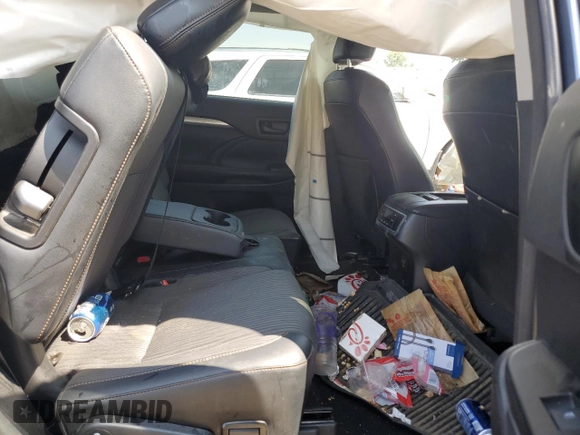 2018 Toyota Highlander LE z VIN 5TDBZRFH0JS814535, wystawiony jako Copart lot #61016835 z przebiegiem Nie podano mil oraz Czysty tytuł • Clean title. Historia ofert i sprzedaży dostępna na DreamBid. Obrazek 10.