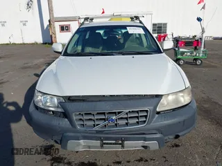 2007 Volvo XC70 with VIN YV4SZ592671266706, listed as a IAAI auction lot 41266347 with 174,191 mi miles. Bid and sale history available at carsss.com. Image 12.