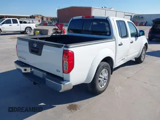 2019 Nissan Frontier SV z VIN 1N6AD0ER5KN734068, wystawiony jako IAAI lot #42238299 z przebiegiem 121 153 mil mil oraz . Historia ofert i sprzedaży dostępna na DreamBid. Obrazek 4.