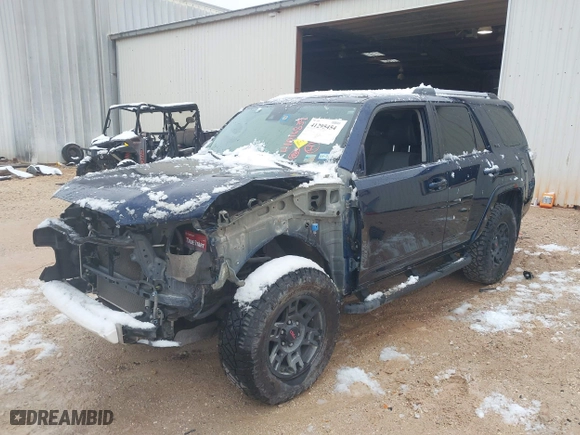 2020 Toyota 4Runner SR5 with VIN JTEBU5JR1L5805614, listed as a IAAI auction lot 41295454 with 50,385 mi miles. Bid and sale history available at carsss.com. Image 18.