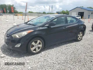 2013 Hyundai Elantra GLS z VIN KMHDH4AE9DU652699, wystawiony jako Copart lot #59772975 z przebiegiem 143 379 mil mil oraz Szkoda całkowita • Salvage title. Historia ofert i sprzedaży dostępna na DreamBid. Obrazek 1.