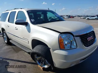 2013 GMC Yukon XL SLT with VIN 1GKS1KE07DR362570, listed as a IAAI auction lot 41500425 with 89,352 mi miles. Bid and sale history available at carsss.com. Image 18.