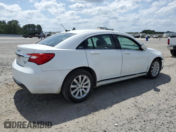 2014 Chrysler 200 Touring z VIN 1C3CCBBG6EN119714, wystawiony jako Copart lot #54020705 z przebiegiem 202 443 mil mil oraz Szkoda całkowita • Salvage title. Historia ofert i sprzedaży dostępna na DreamBid. Obrazek 3.