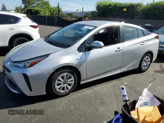 2019 Toyota Prius L Eco z VIN JTDKARFU5K3077176, wystawiony jako Copart lot #57304345 z przebiegiem 110 745 mil mil oraz Szkoda całkowita • Salvage title. Historia ofert i sprzedaży dostępna na DreamBid. Obrazek 1.